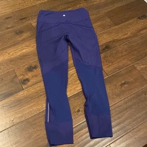 Lululemon size 6 Navy 25 inch leggings